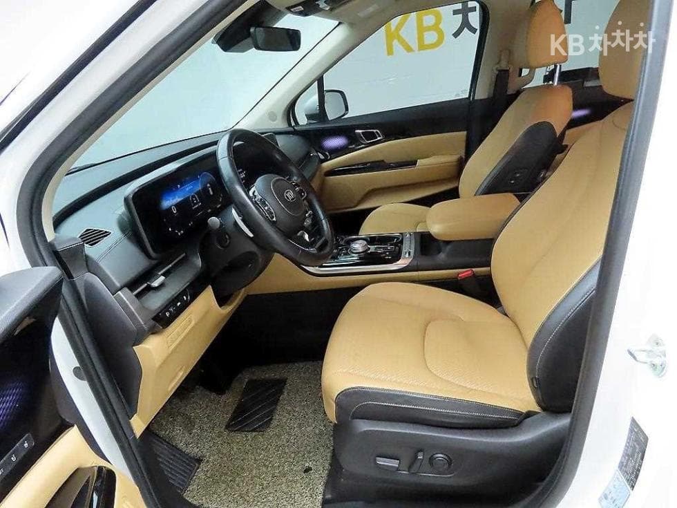 Kia Carnival 4th generationD2.2 9-seater Signature - 13