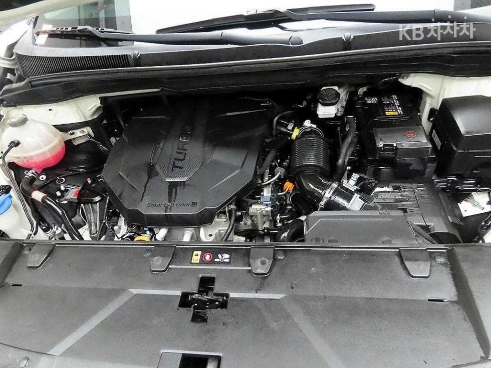 Kia Carnival 4th generationD2.2 9-seater Signature - 20