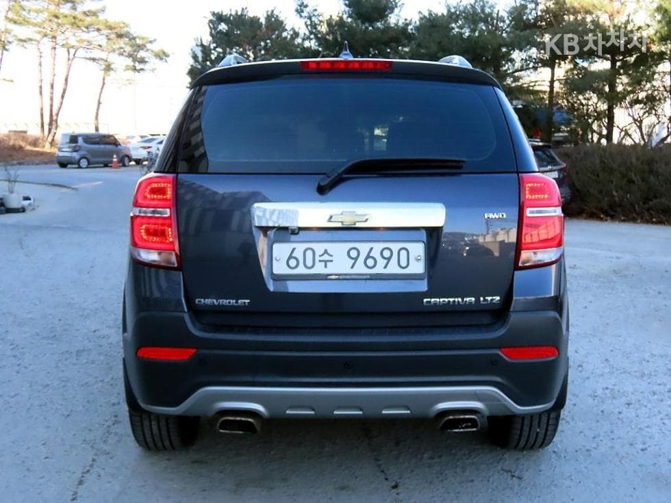 GM Korea Chevrolet Captiva4WD LTZ 5-seater - 4