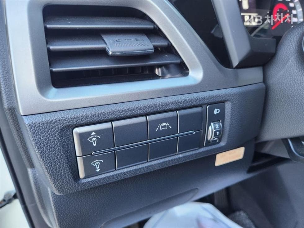 КейДжи Мобилити 뷰티플 코란도1.5 GDi Turbo 2WD C5 Plus - 11