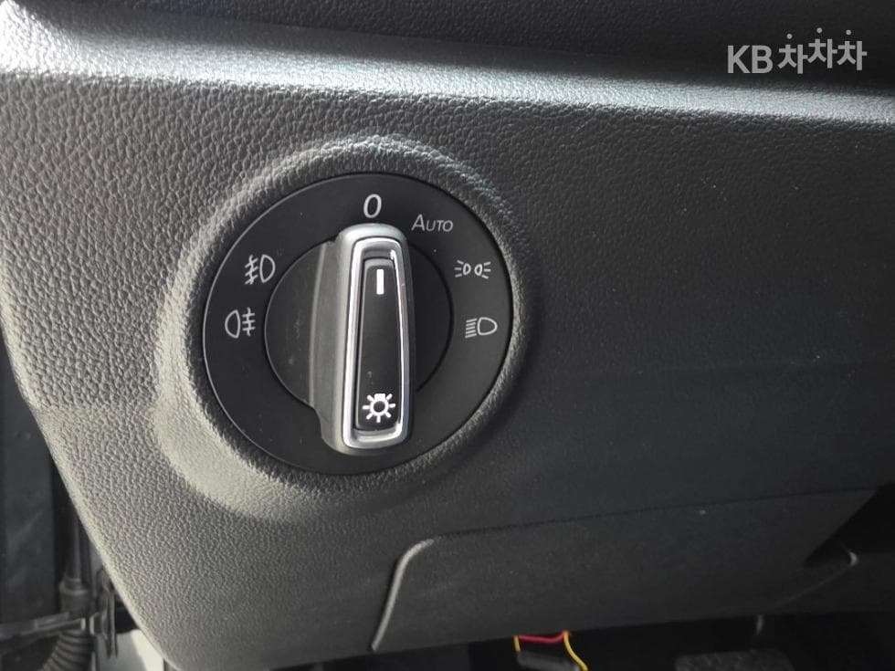 Volkswagen T-Roc2.0 Турбо Дизел Инжекция Premium - 12