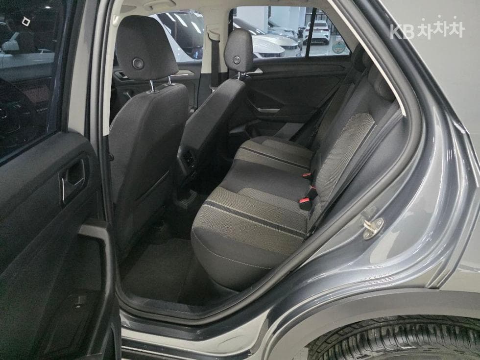 Volkswagen T-Roc2.0 Турбо Дизел Инжекция Premium - 9