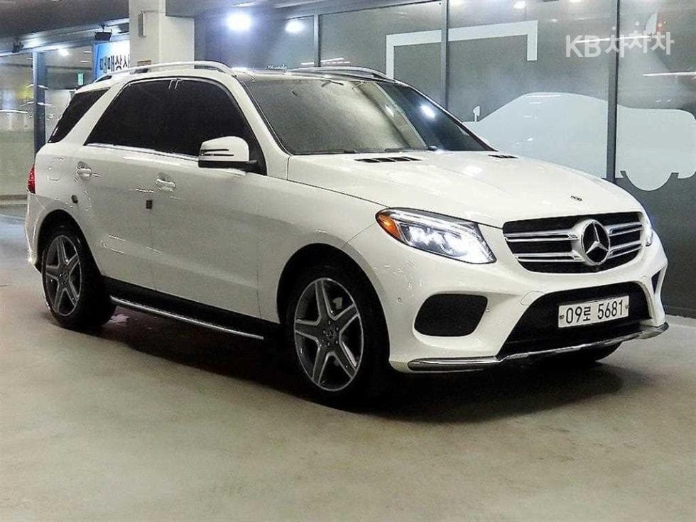 Mercedes-Benz GLE(W166) 350 d 4Matic Premium - Image 1