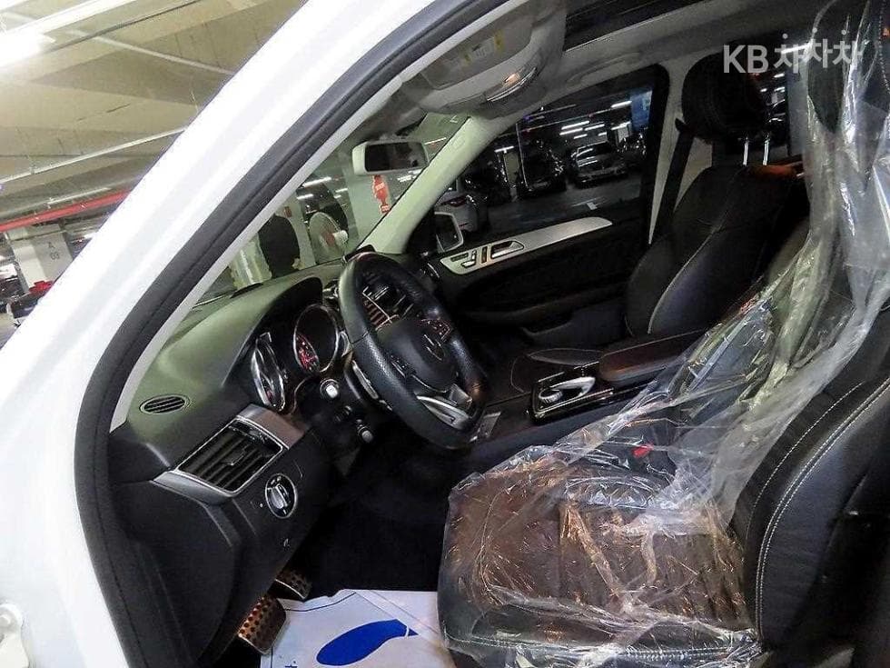 Mercedes-Benz GLE(W166)350 d 4Matic Premium - 6