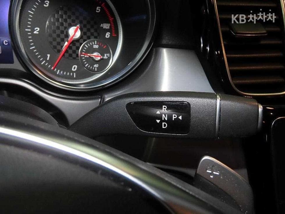 Mercedes-Benz GLE(W166)350 d 4Matic Premium - 12