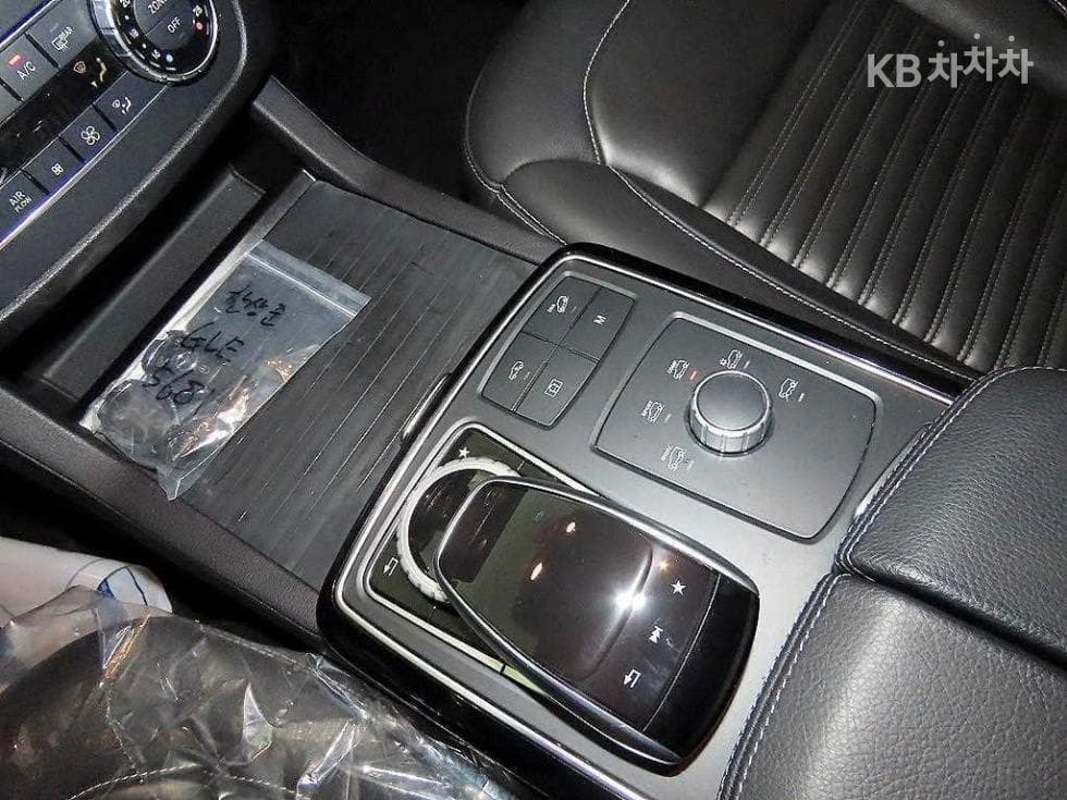 Mercedes-Benz GLE(W166)350 d 4Matic Premium - 13