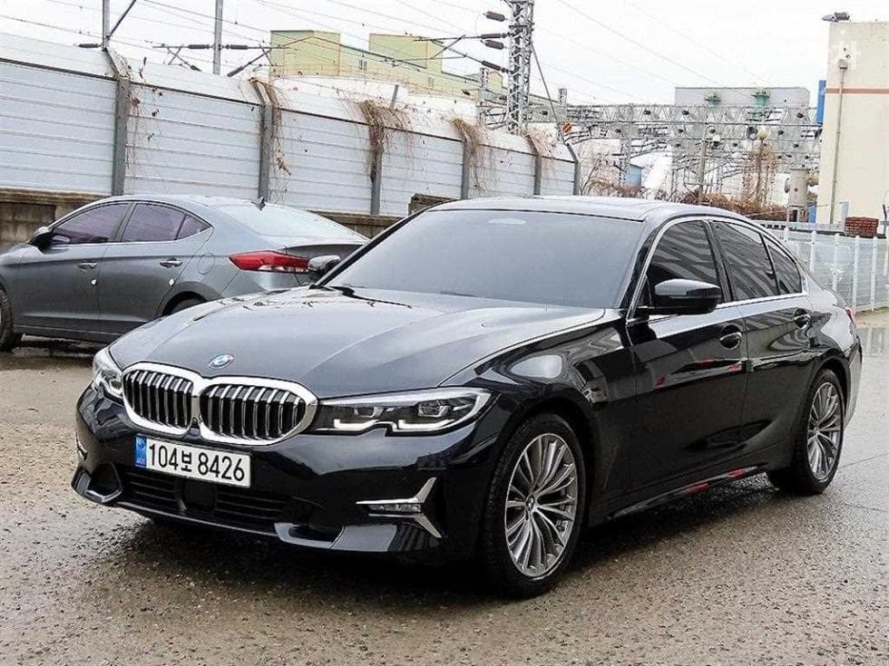 BMW 3 Series (G20) 320i M Sport - Image 1