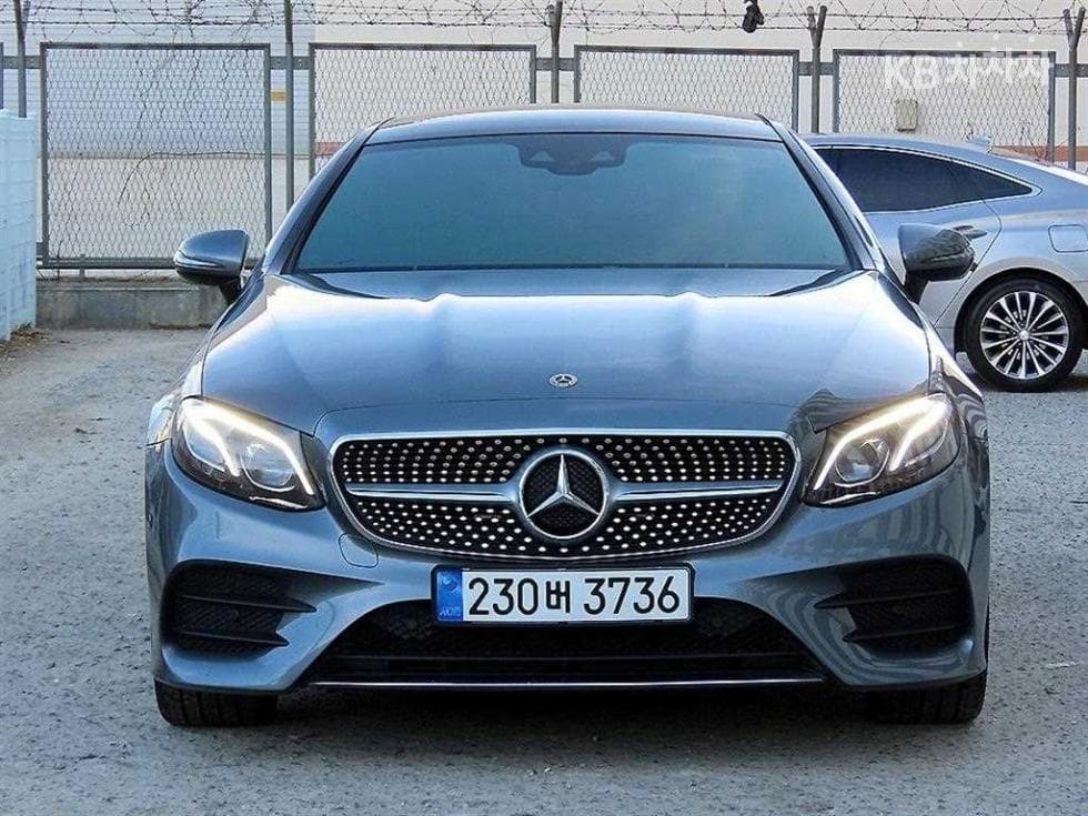 Mercedes-Benz E-Class (W213)E220d COUPE