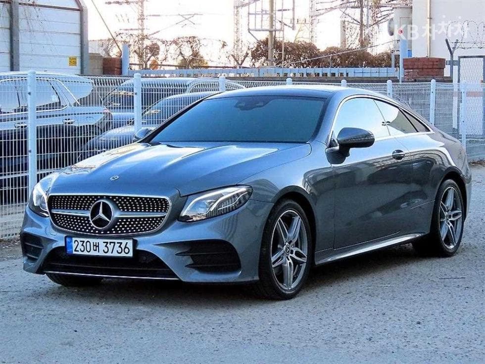 Mercedes-Benz E-Class (W213) E220d COUPE - Image 1