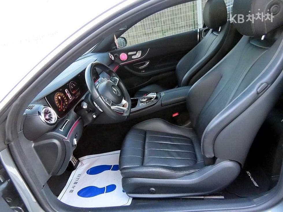 Mercedes-Benz E-Class (W213)E220d COUPE - 5