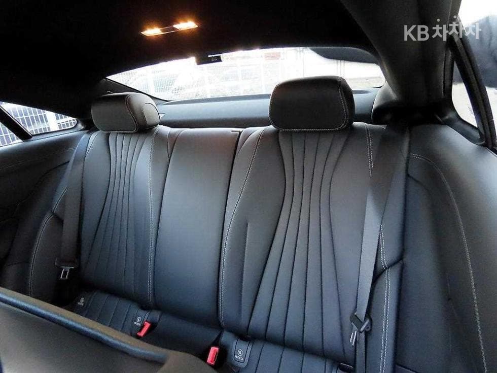 Mercedes-Benz E-Class (W213)E220d COUPE - 6