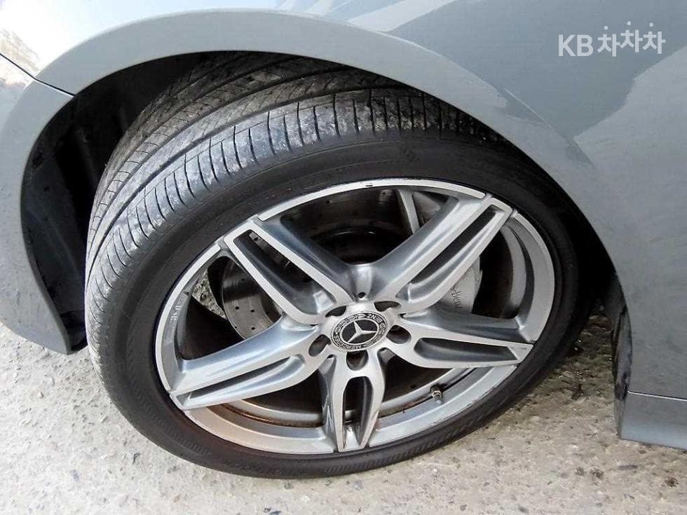 Mercedes-Benz E-Class (W213)E220d COUPE - 20