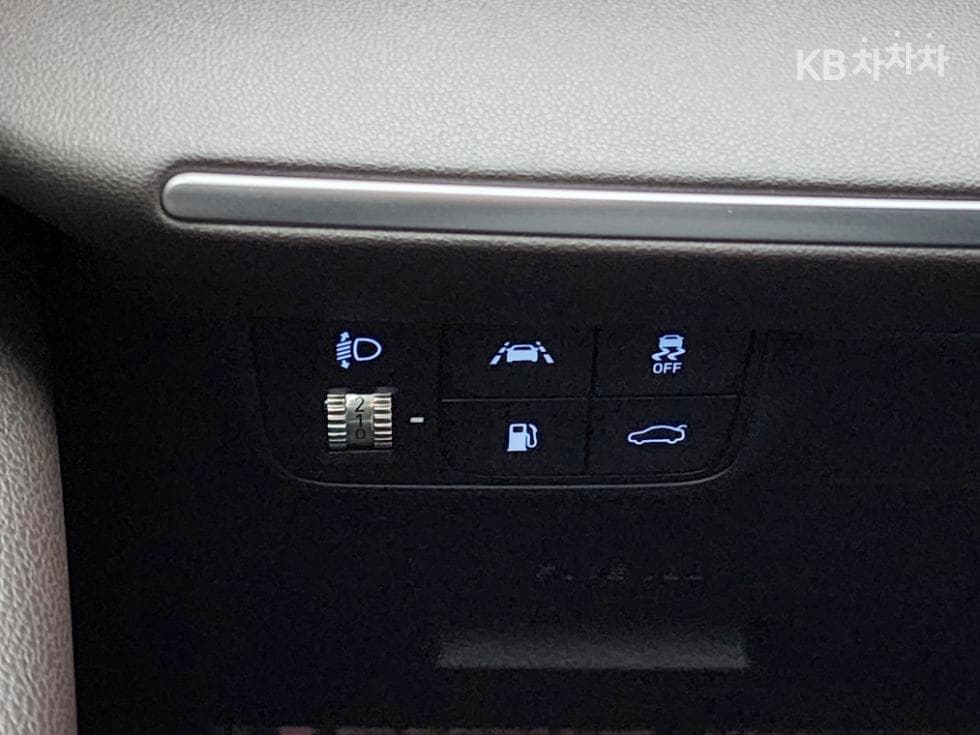 Хюндай The New (фейслифт) Grandeur (Azera) Хибрид2.4 Premium - 25