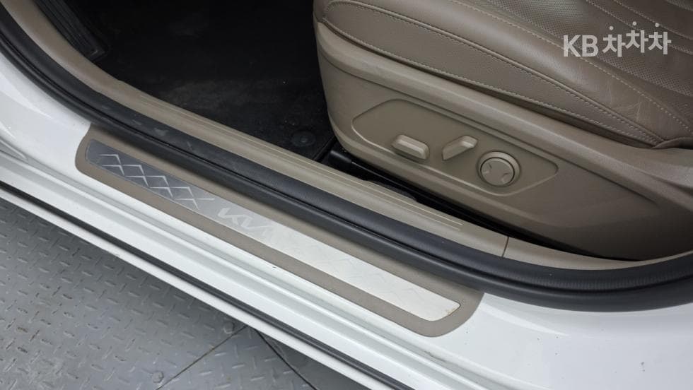 Kia K8 Hybrid1.6 Turbo Noblesse - 16