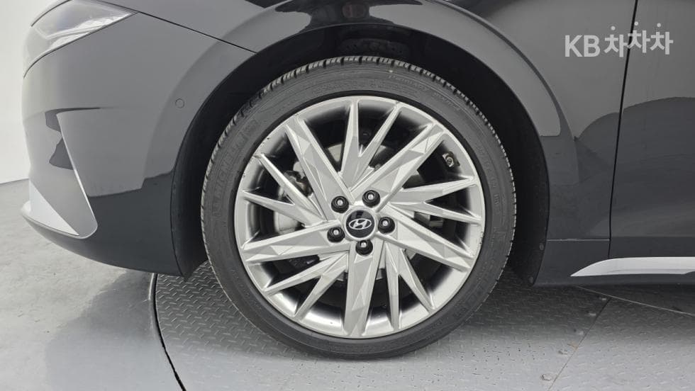 Hyundai The New (facelift) Grandeur (Azera)3.3 Calligraphy - 15