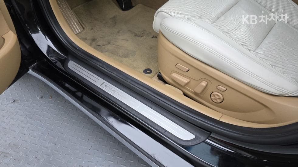 Hyundai The New (facelift) Grandeur (Azera)3.3 Calligraphy - 22