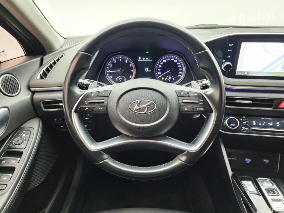 Hyundai Sonata (DN8)2.0 Premium Plus - 21
