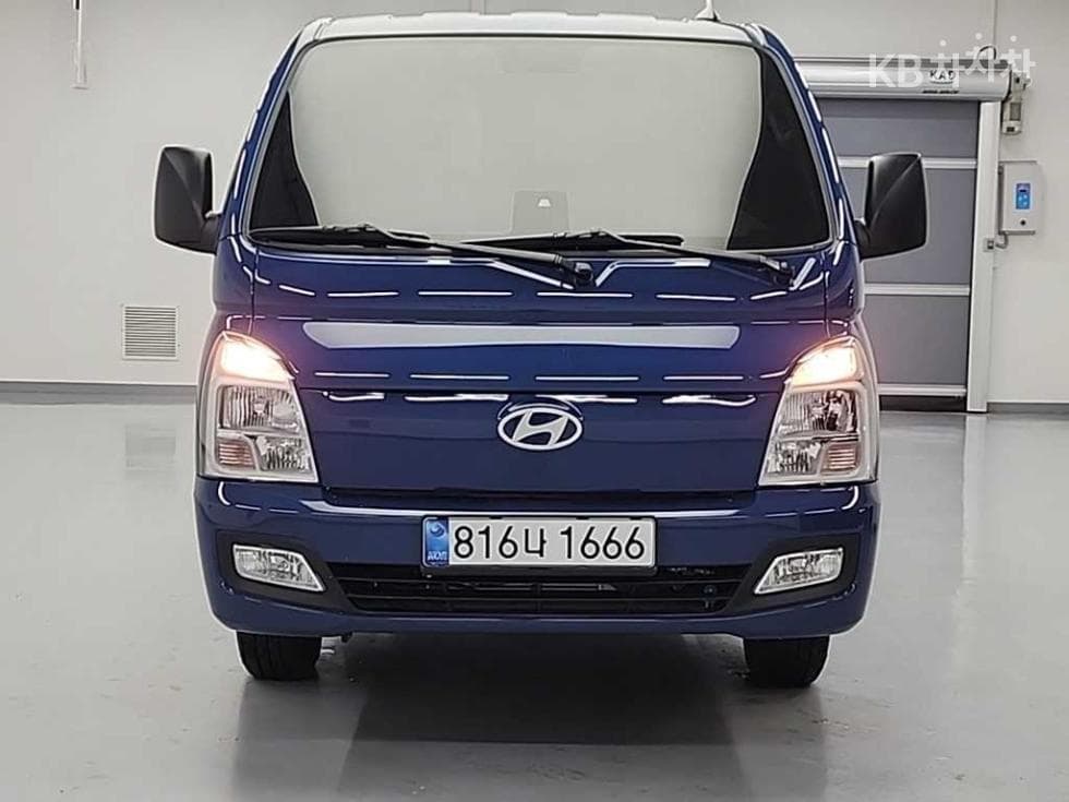 Hyundai Porter 2Extra Long Double Cab LPG Style - 2