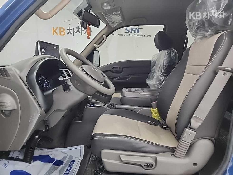 Hyundai Porter 2Extra Long Double Cab LPG Style - 10