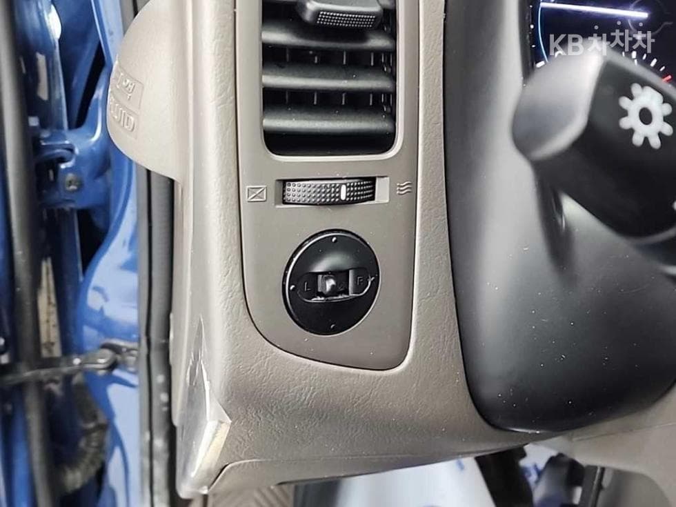 Hyundai Porter 2Extra Long Double Cab LPG Style - 15