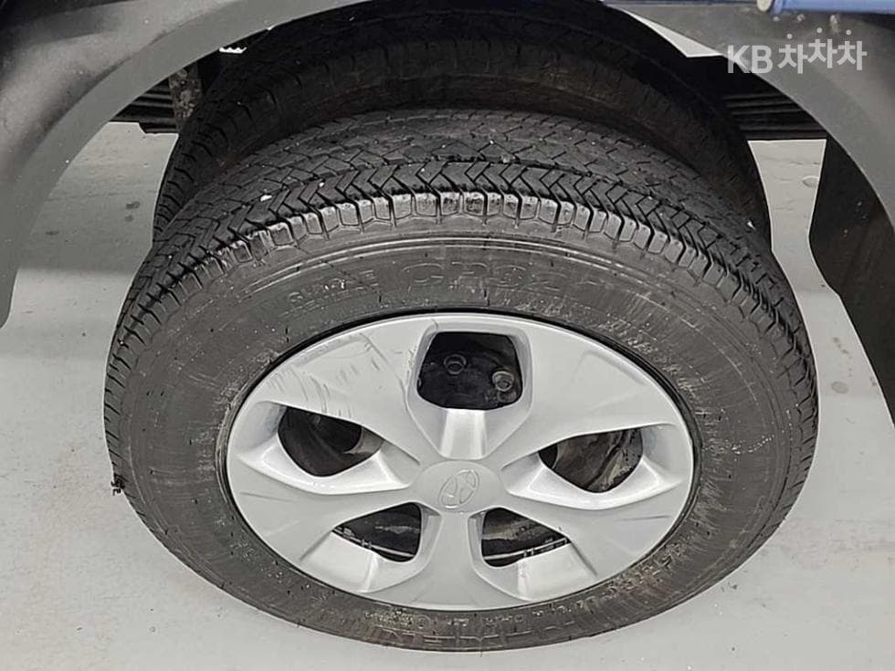 Hyundai Porter 2Extra Long Double Cab LPG Style - 19