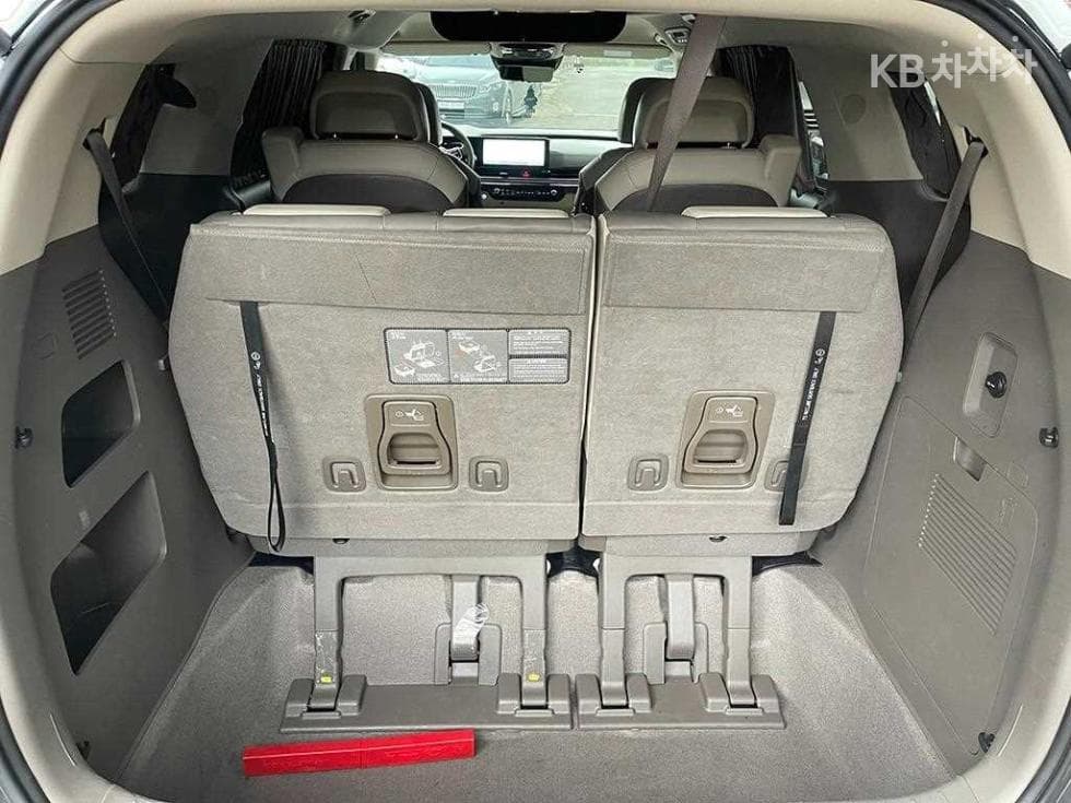 Киа The New (фейслифт) Канивал 4-то поколениеВисок Лимузин (Канивал) G3.5 GDI 7-местен (Лимузин) Signature - 18