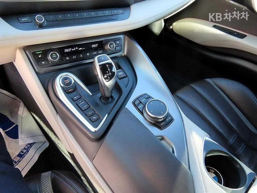 BMW i81.5 Купе Хибрид - 11