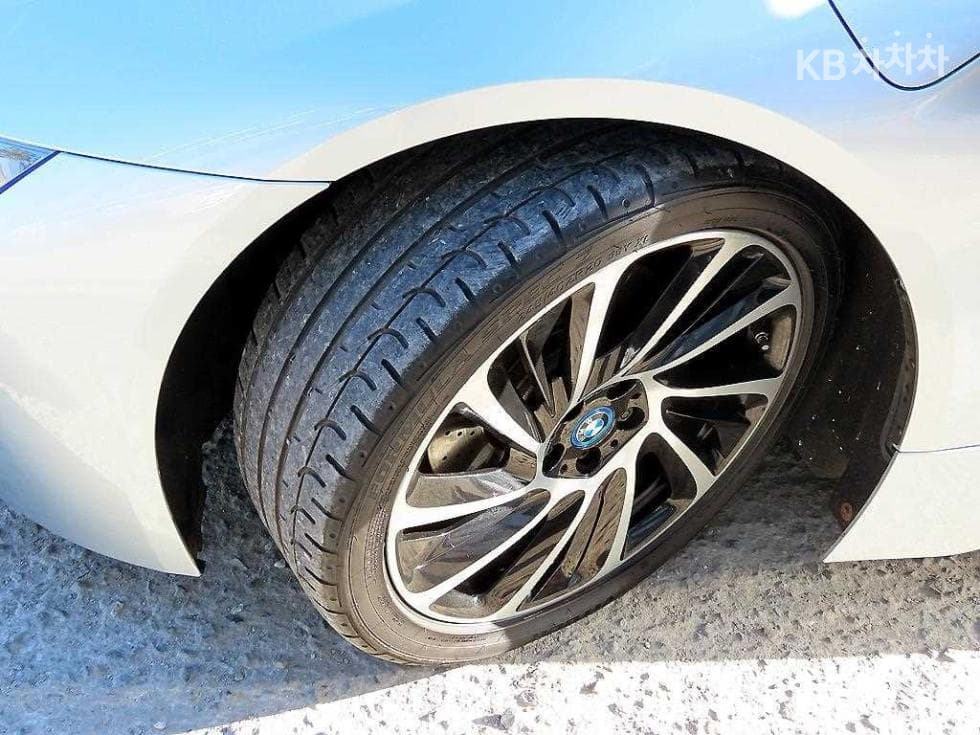 BMW i81.5 Купе Хибрид - 19