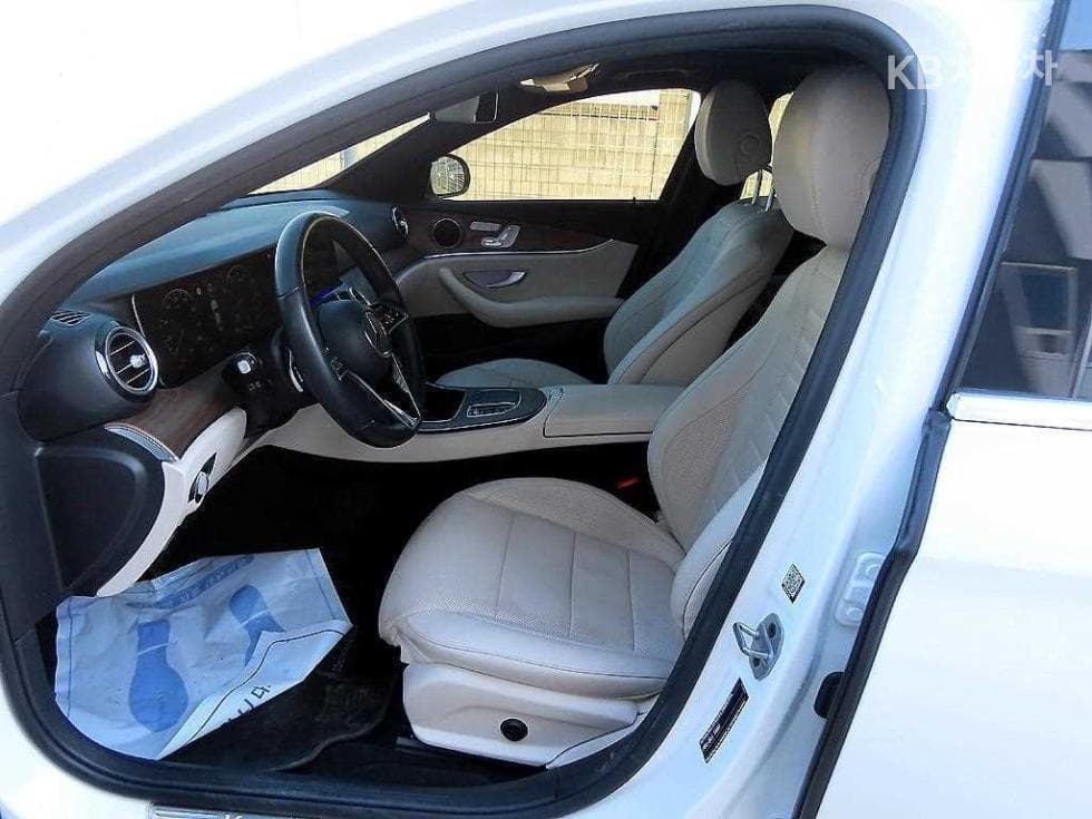 Mercedes-Benz E-Class (W213)E250 Exclusive - 5