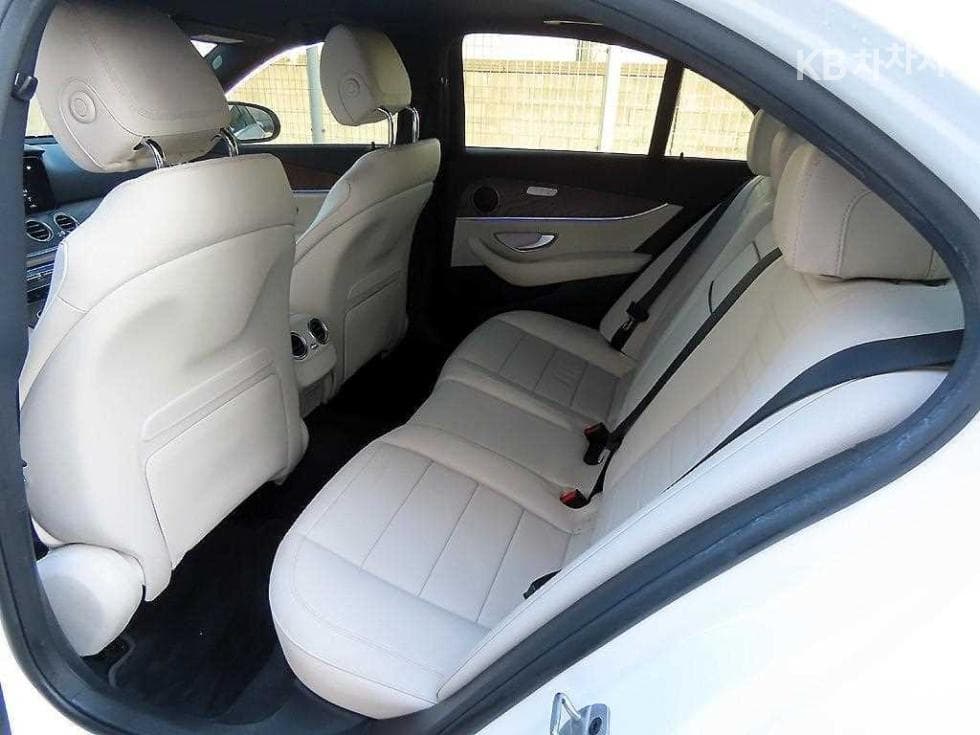 Mercedes-Benz E-Class (W213)E250 Exclusive - 6