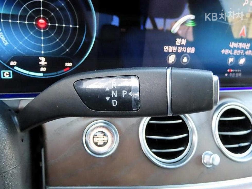 Mercedes-Benz E-Class (W213)E250 Exclusive - 11