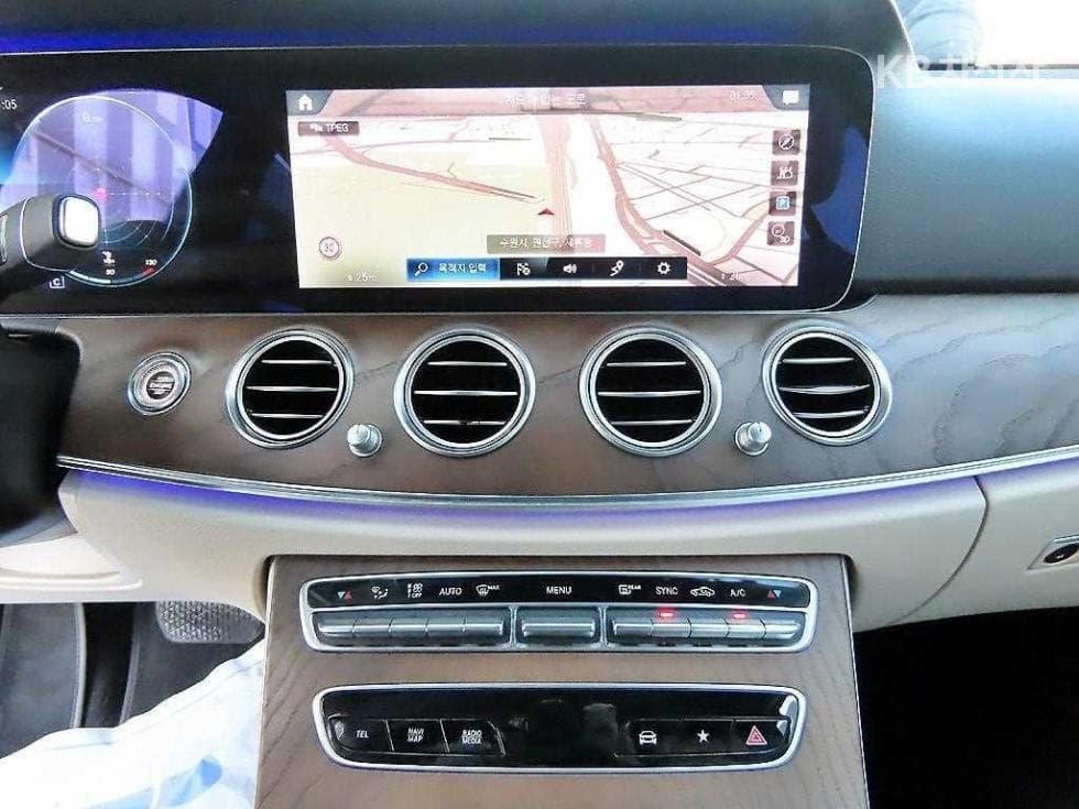 Mercedes-Benz E-Class (W213)E250 Exclusive - 13