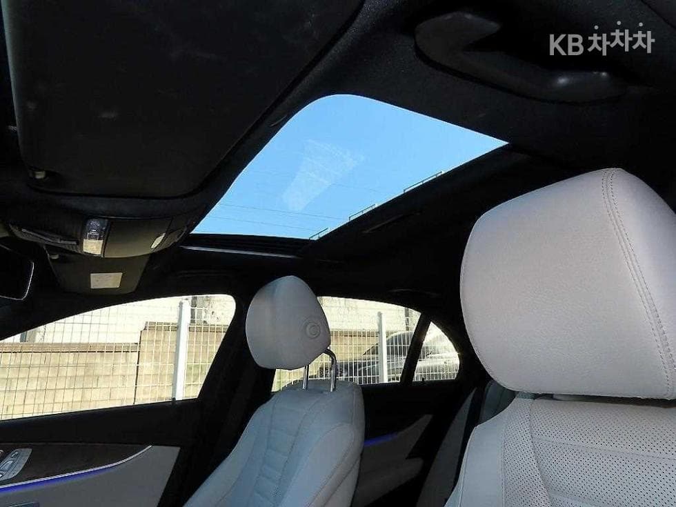 Mercedes-Benz E-Class (W213)E250 Exclusive - 17