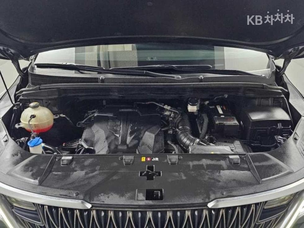 Kia Carnival 4th generationHigh Limousine (Carnival) G3.5 GDI 9-seater Signature - 6