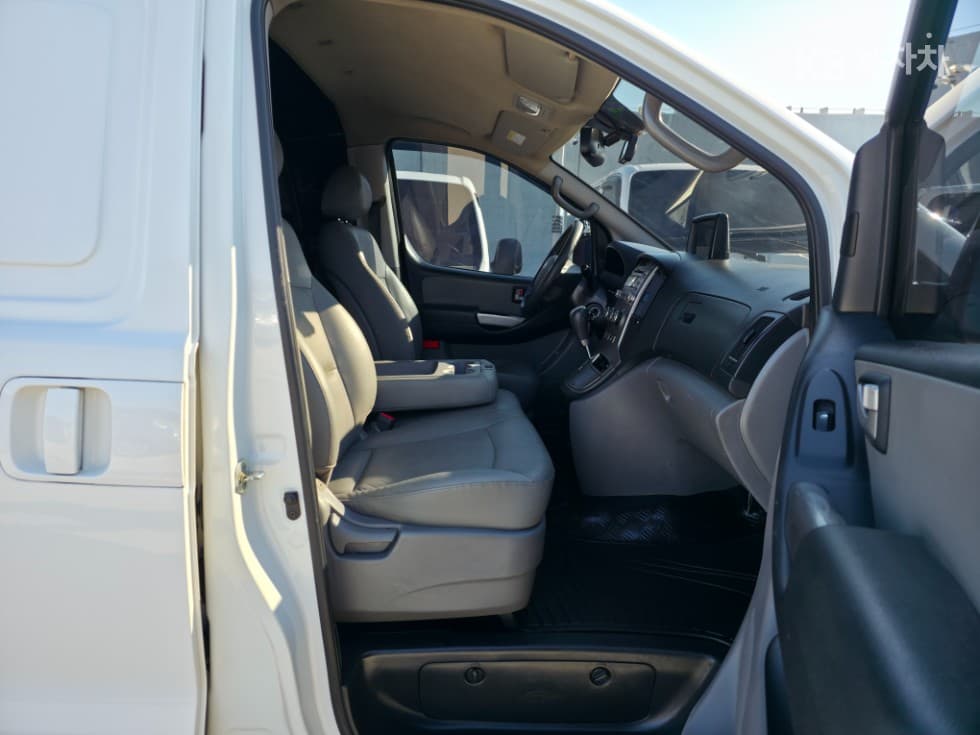 Хюндай Гранд Старекс3Местен승 Ван CVX Лукс - 10