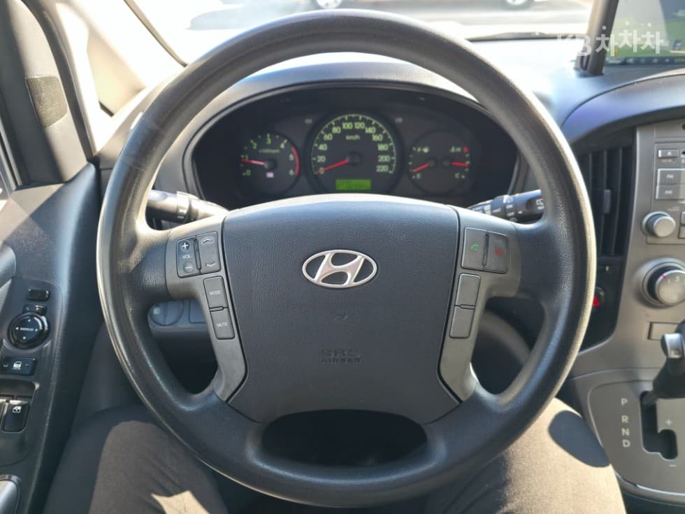 Хюндай Гранд Старекс3Местен승 Ван CVX Лукс - 14