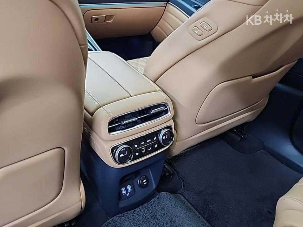 Genesis GV802.5 Turbo Gasoline AWD - 13