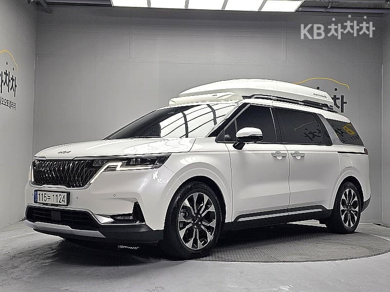 Киа Канивал 4-то поколение D2.2 7-местен (Лимузин) Signature - Image 1