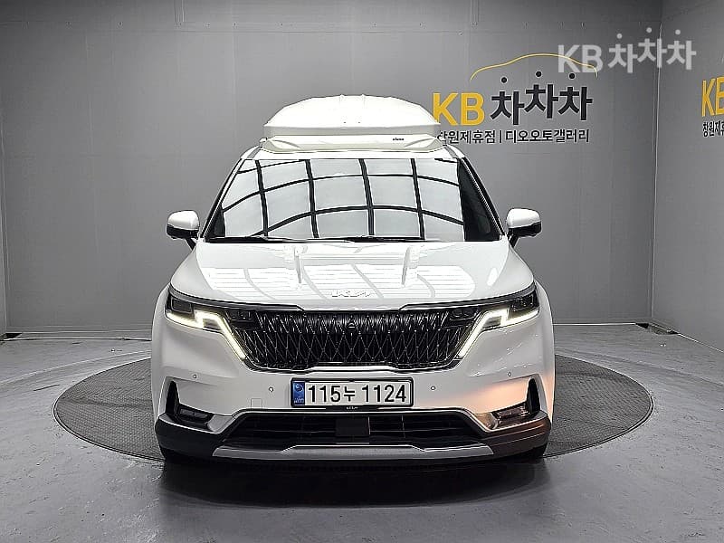 Киа Канивал 4-то поколениеD2.2 7-местен (Лимузин) Signature - 2