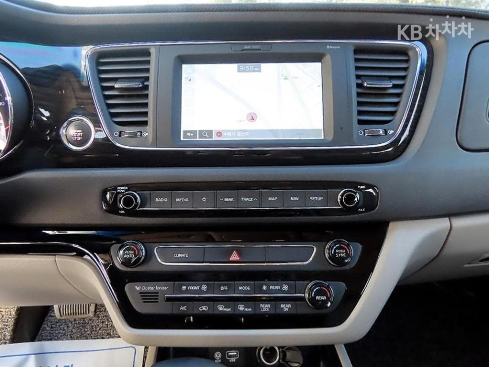 Киа The New (фейслифт) Канивал7-местен (Лимузин) 2.2 Дизел Лимузин VIP - 13