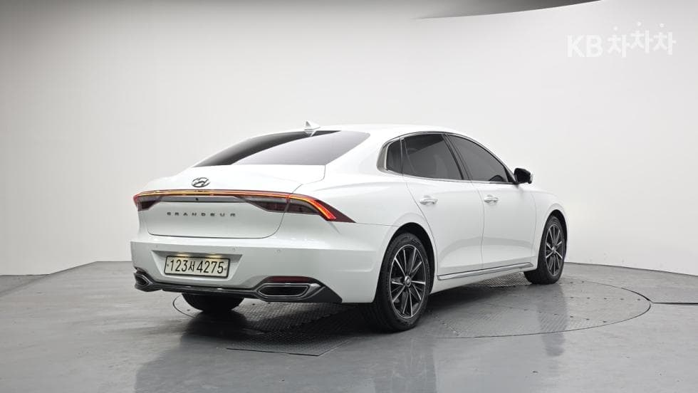 Hyundai The New (facelift) Grandeur (Azera)3.3 Exclusive - 2