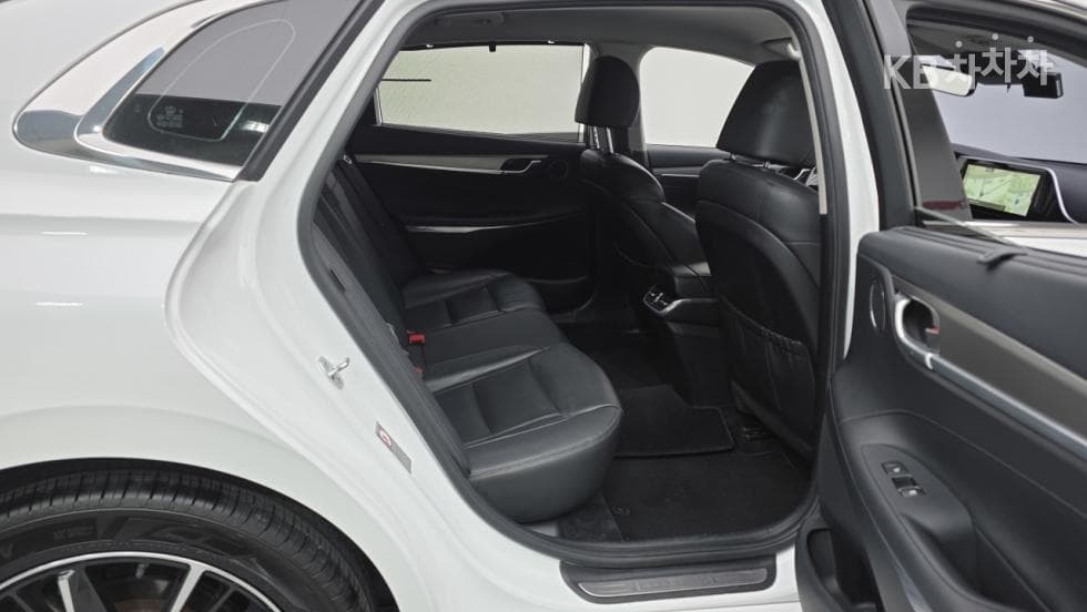 Hyundai The New (facelift) Grandeur (Azera)3.3 Exclusive - 8