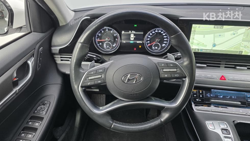 Hyundai The New (facelift) Grandeur (Azera)3.3 Exclusive - 12