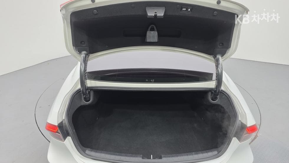 Hyundai The New (facelift) Grandeur (Azera)3.3 Exclusive - 13