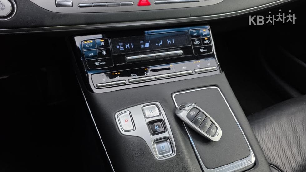 Hyundai The New (facelift) Grandeur (Azera)3.3 Exclusive - 20