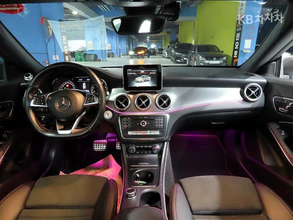 Mercedes-Benz CLA클래스CLA220 AMG Line - 9
