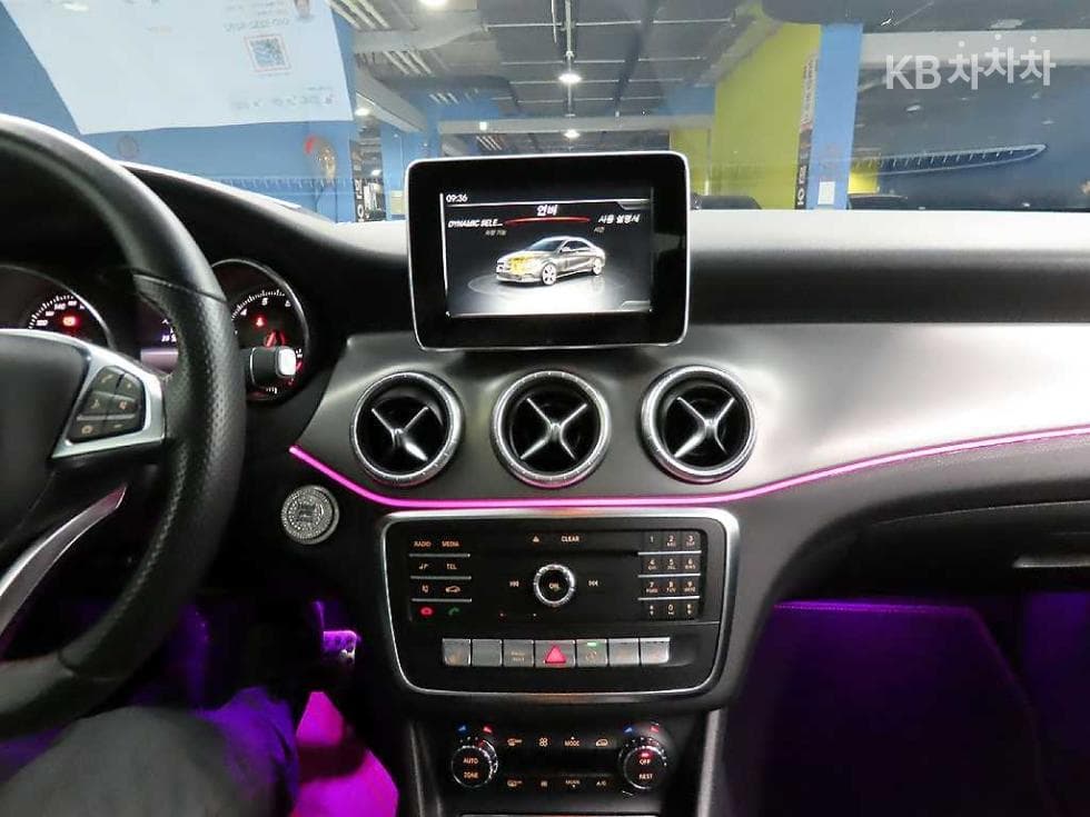 Mercedes-Benz CLA클래스CLA220 AMG Line - 24