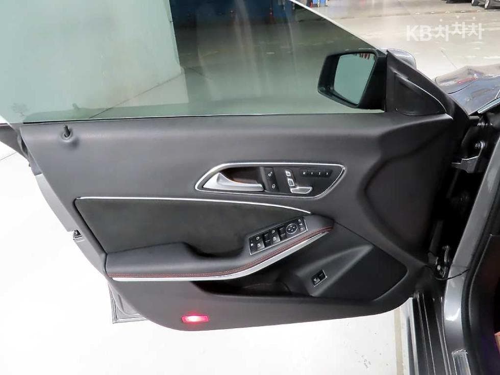 Mercedes-Benz CLA클래스CLA220 AMG Line - 28