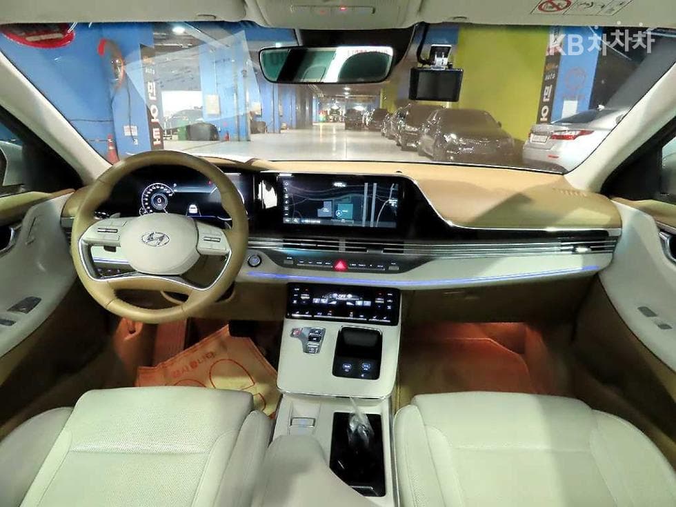 Hyundai The New (facelift) Grandeur (Azera)2.5 Calligraphy - 5