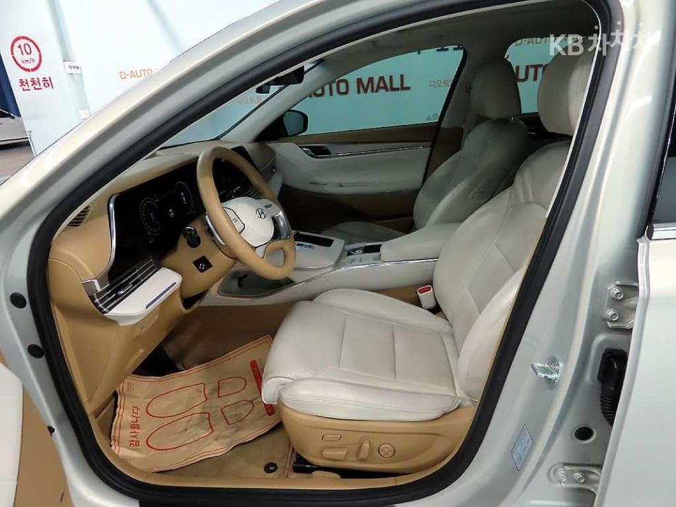 Hyundai The New (facelift) Grandeur (Azera)2.5 Calligraphy - 6